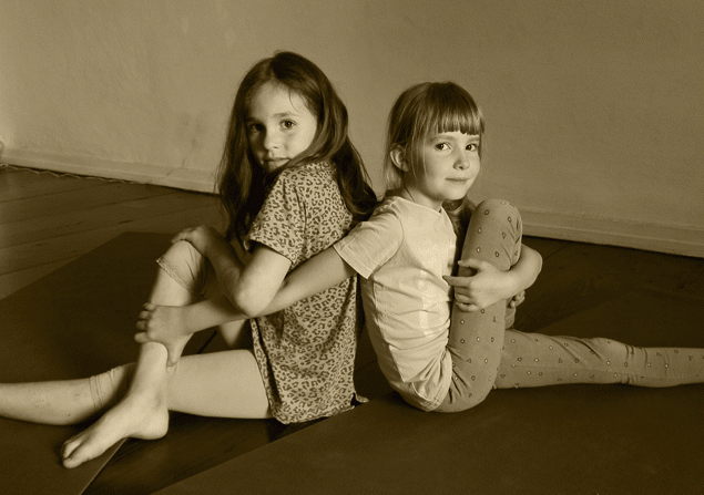 Eulen--Amelie-u-Anja